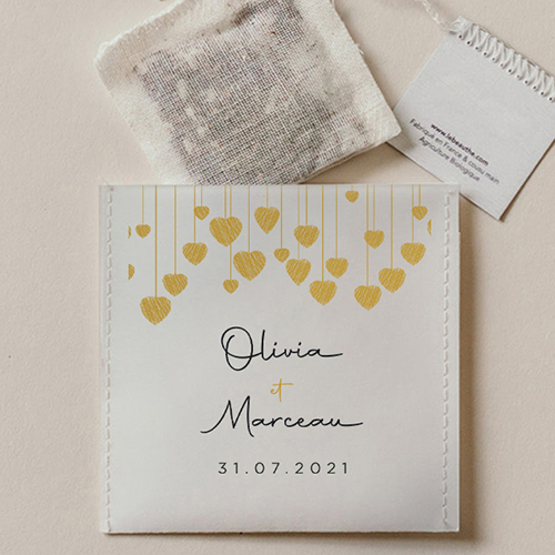 Sachet de thé de mariage Coeurs suspendus à personnaliser