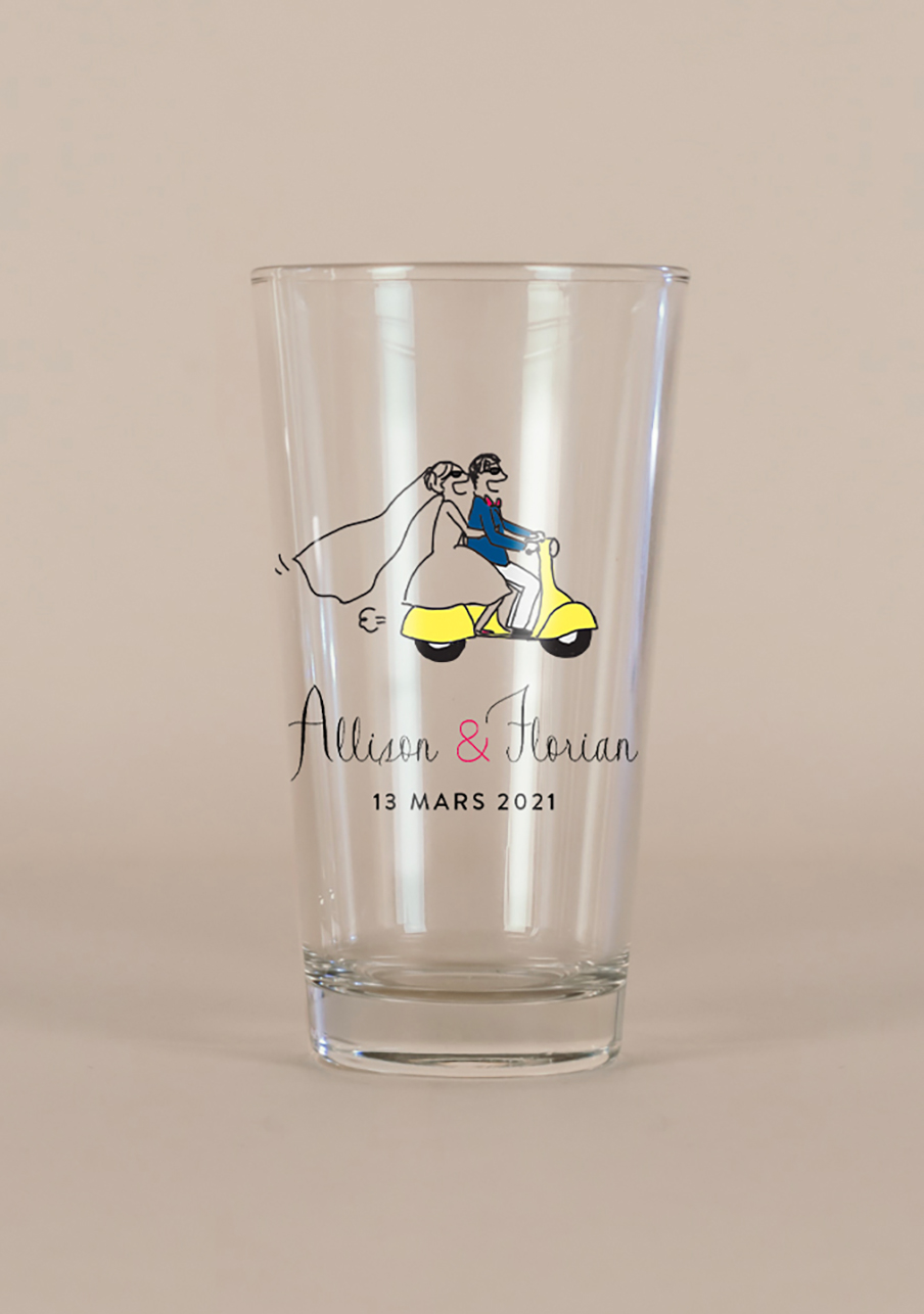 https://www.petit-mariage-entre-amis.fr/images/products/verre-biere-mariage-arrivee-des-maries-original.jpg