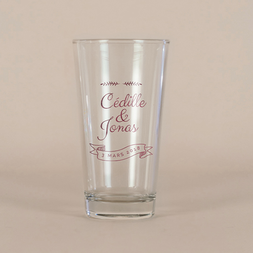 Verre à bière de mariage Burgundy à personnaliser