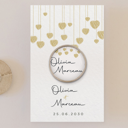 Pin's :univers de mariage Coeurs suspendus à personnaliser